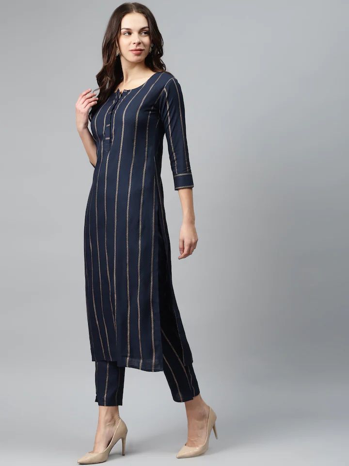 Vastraas Women Rayon printed kurti pant set